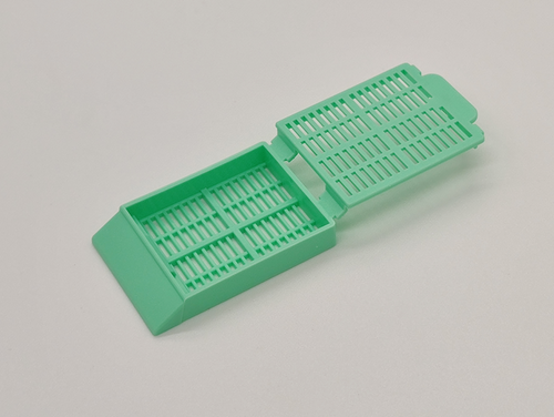 plastic biopsy tissue cassettes with detachable lid 30 angled face large writing area green 